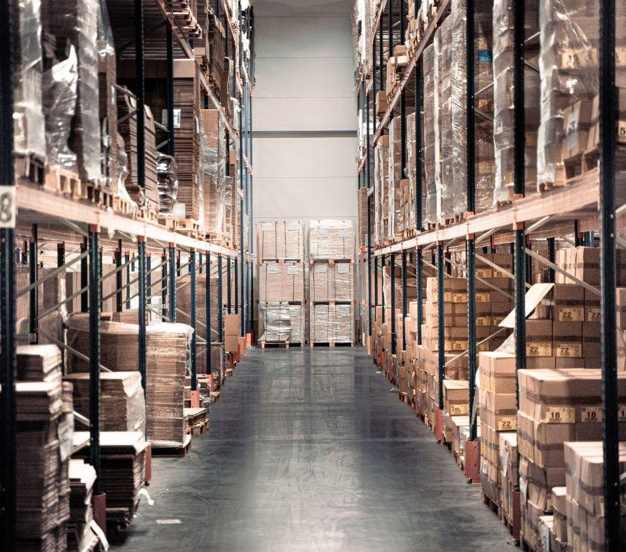 Dépôt logistique emballage